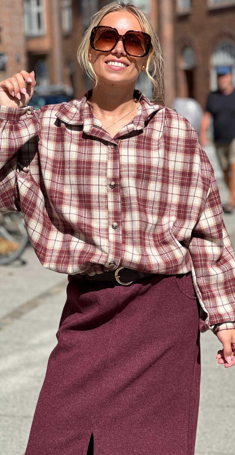 Gemma ternet flannel skjorte med elastik i taljen bordeaux LikeLondon