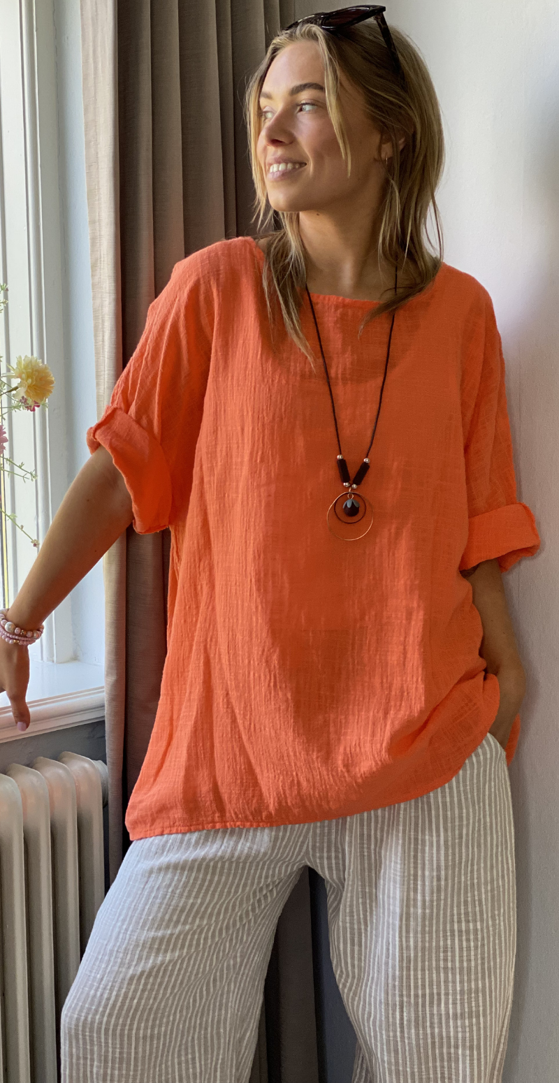 Alida bluse med vidde og halskæde orange LikeLondon