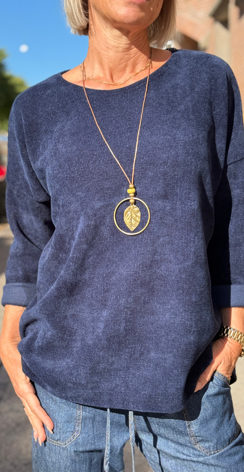 Maren bluse i velour og halskæde navy LikeLondon