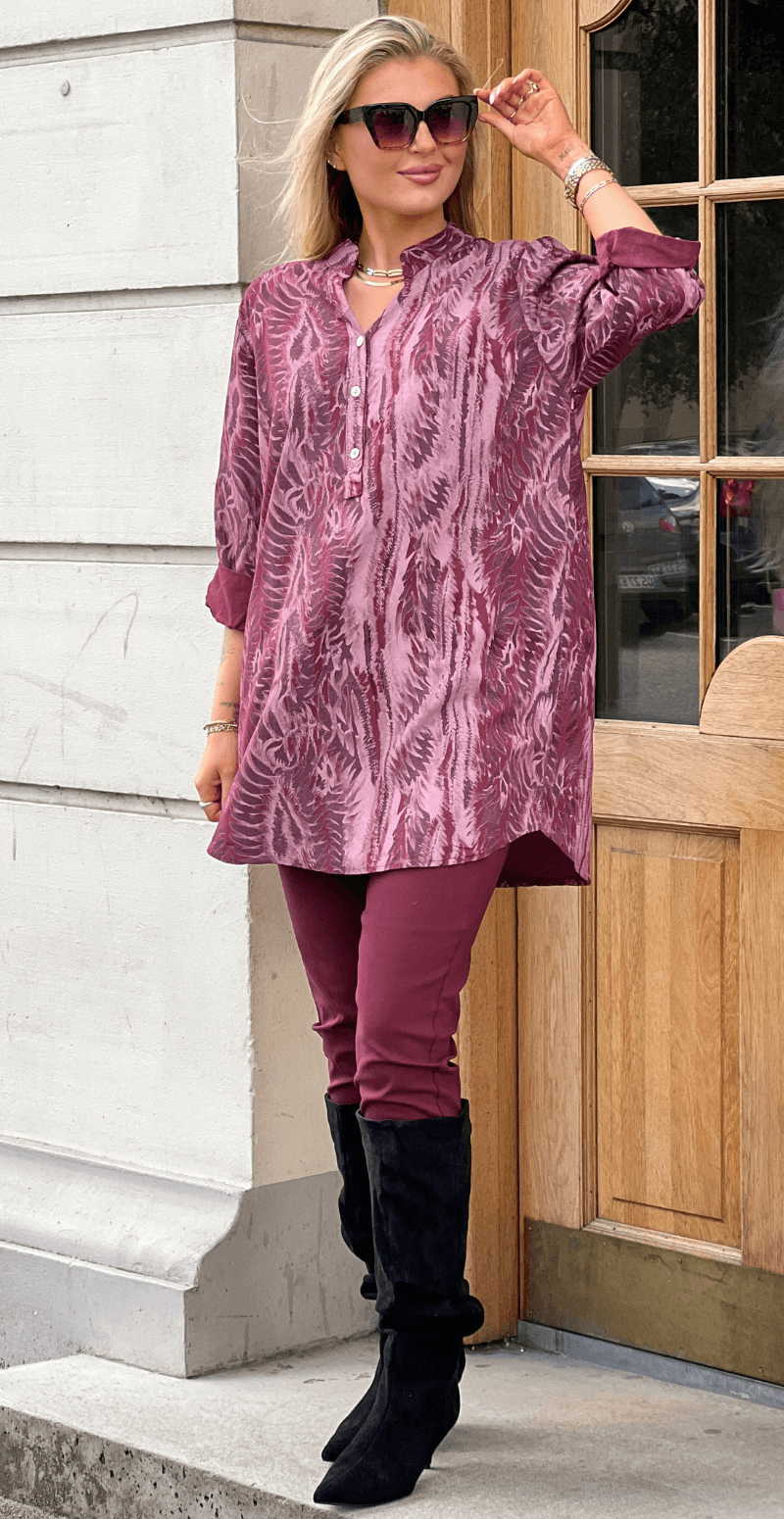 Ruby tunika med blad mønster bordeaux LikeLondon
