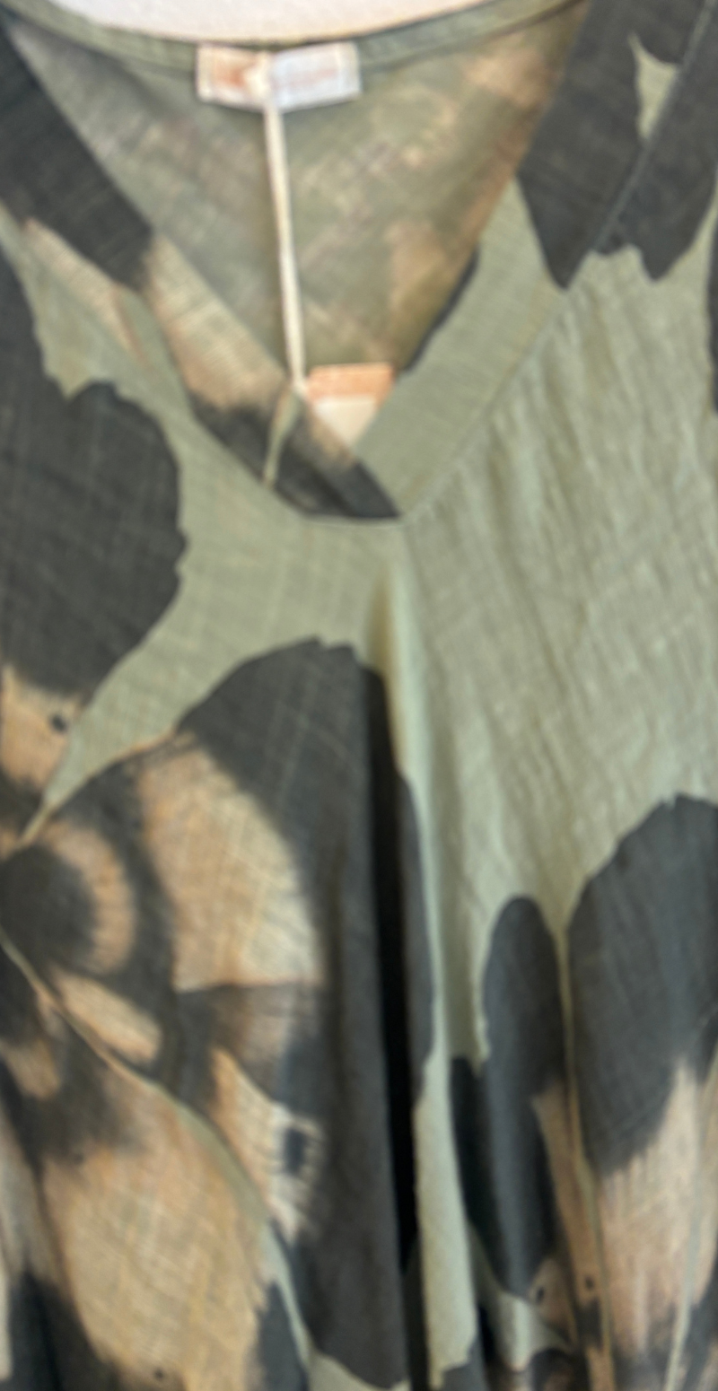Vava kjole med store blomster khaki LikeLondon