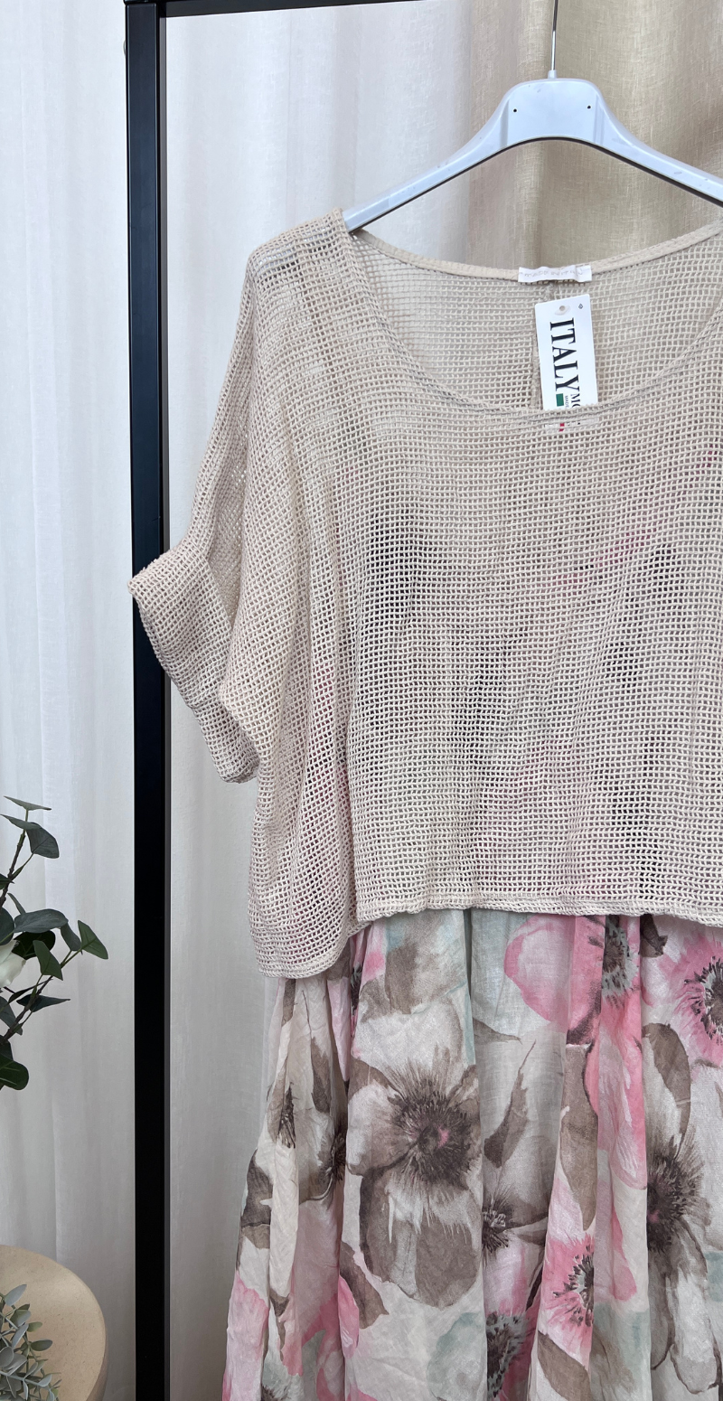 Ophelia kjole med blomsterprint og tynde stropper med tilhørende bluse beige LikeLondon