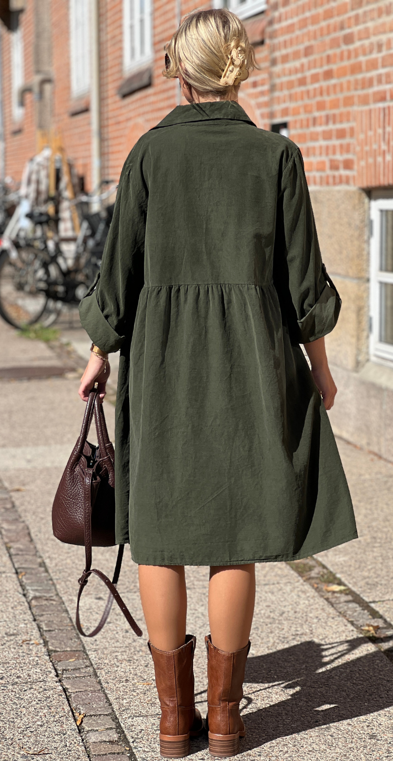 Elvira kort fløjlskjole militare LikeLondon