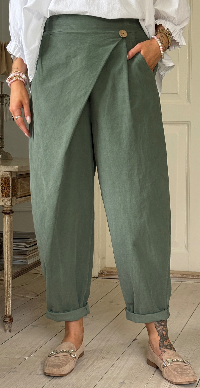 Marina fløjlsbukser med slå-om detalje og vidde militare LikeLondon