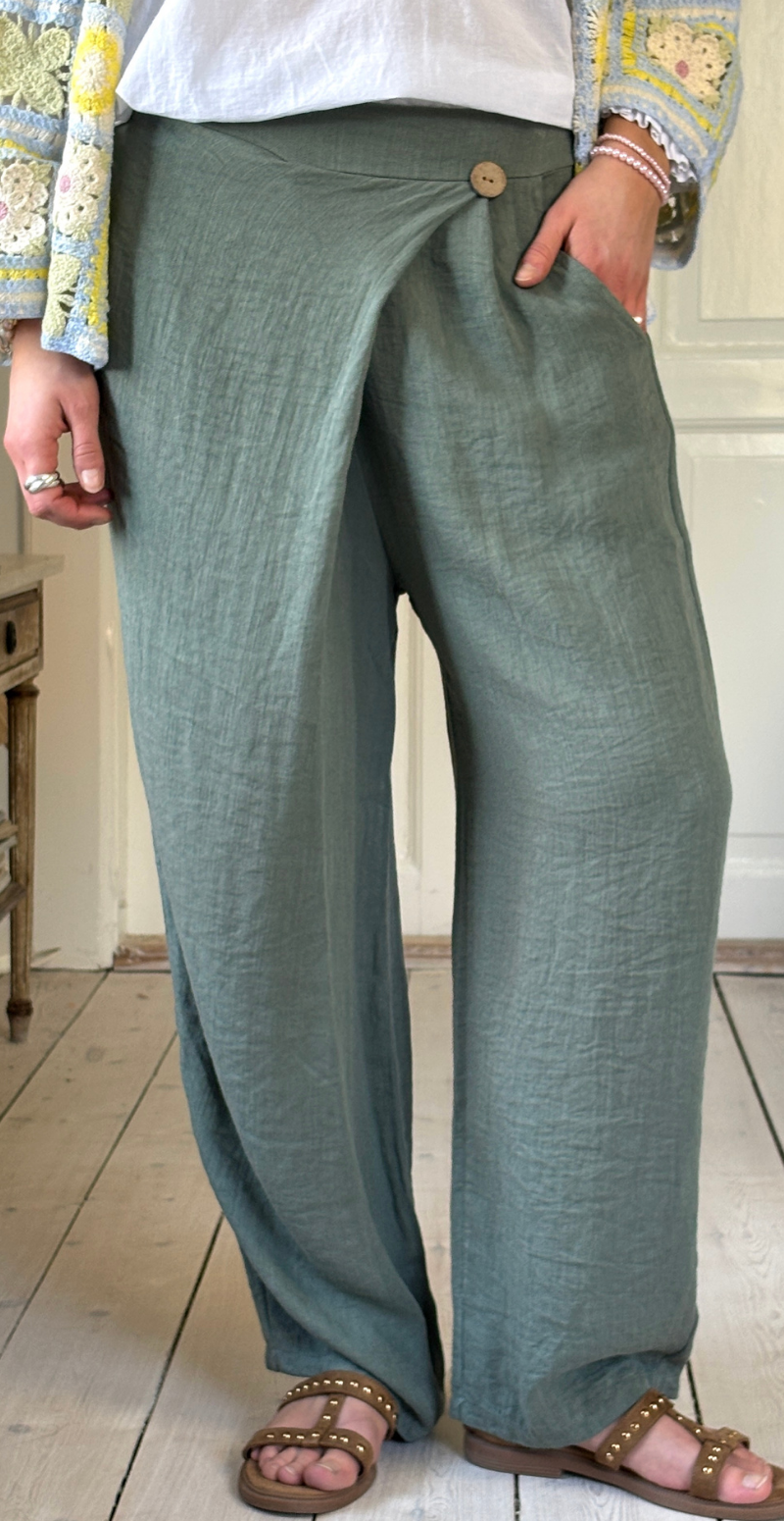 Normi bukser med træknap og slå-om effekt light militare LikeLondon