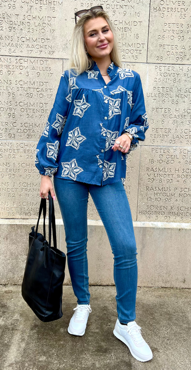 Bea skjorte med broderi denim LikeLondon