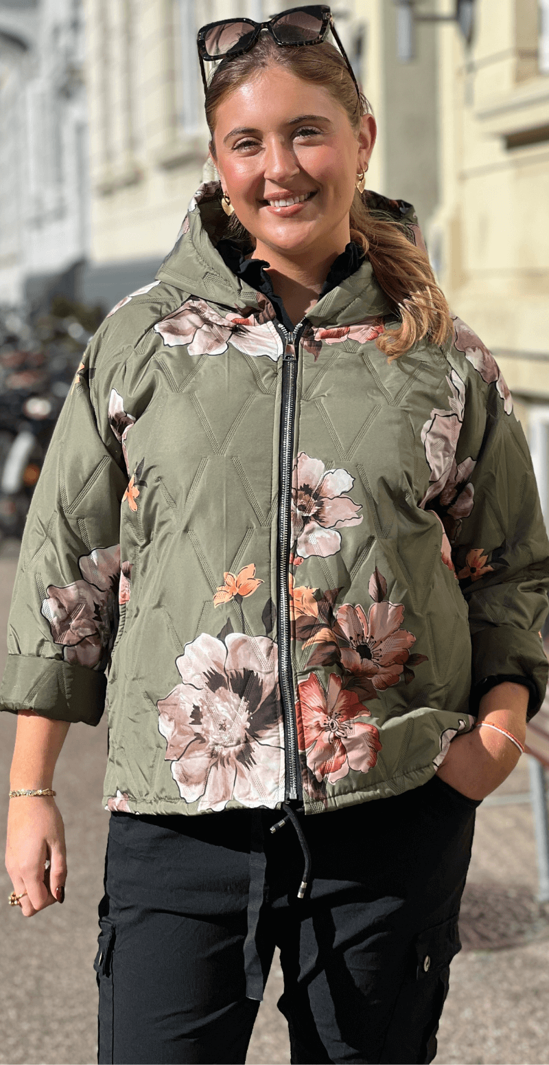 Amber kort jakke med blomster og hætte militare LikeLondon