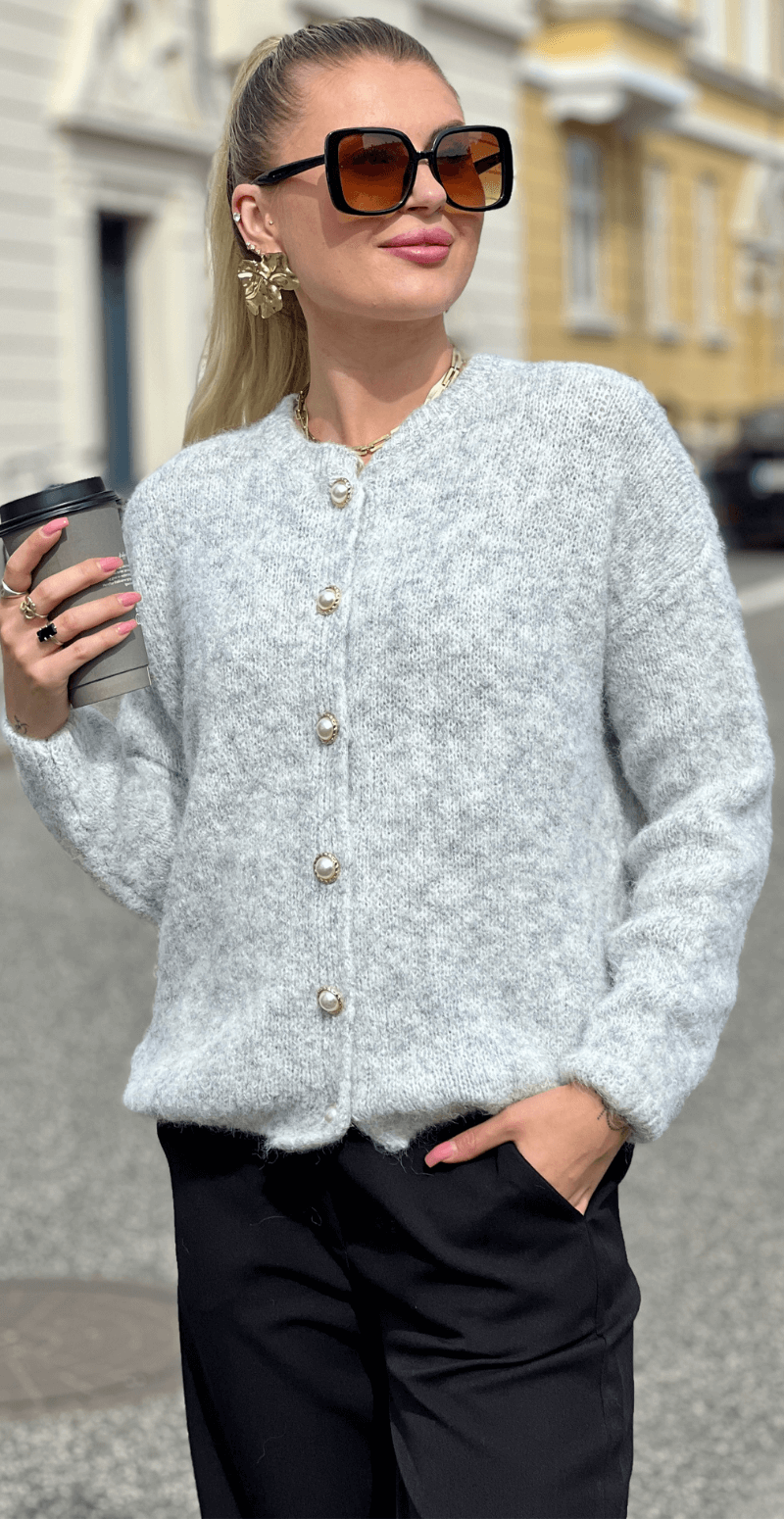 Margie strik cardigan med perlemorsknapper lysgrå LikeLondon