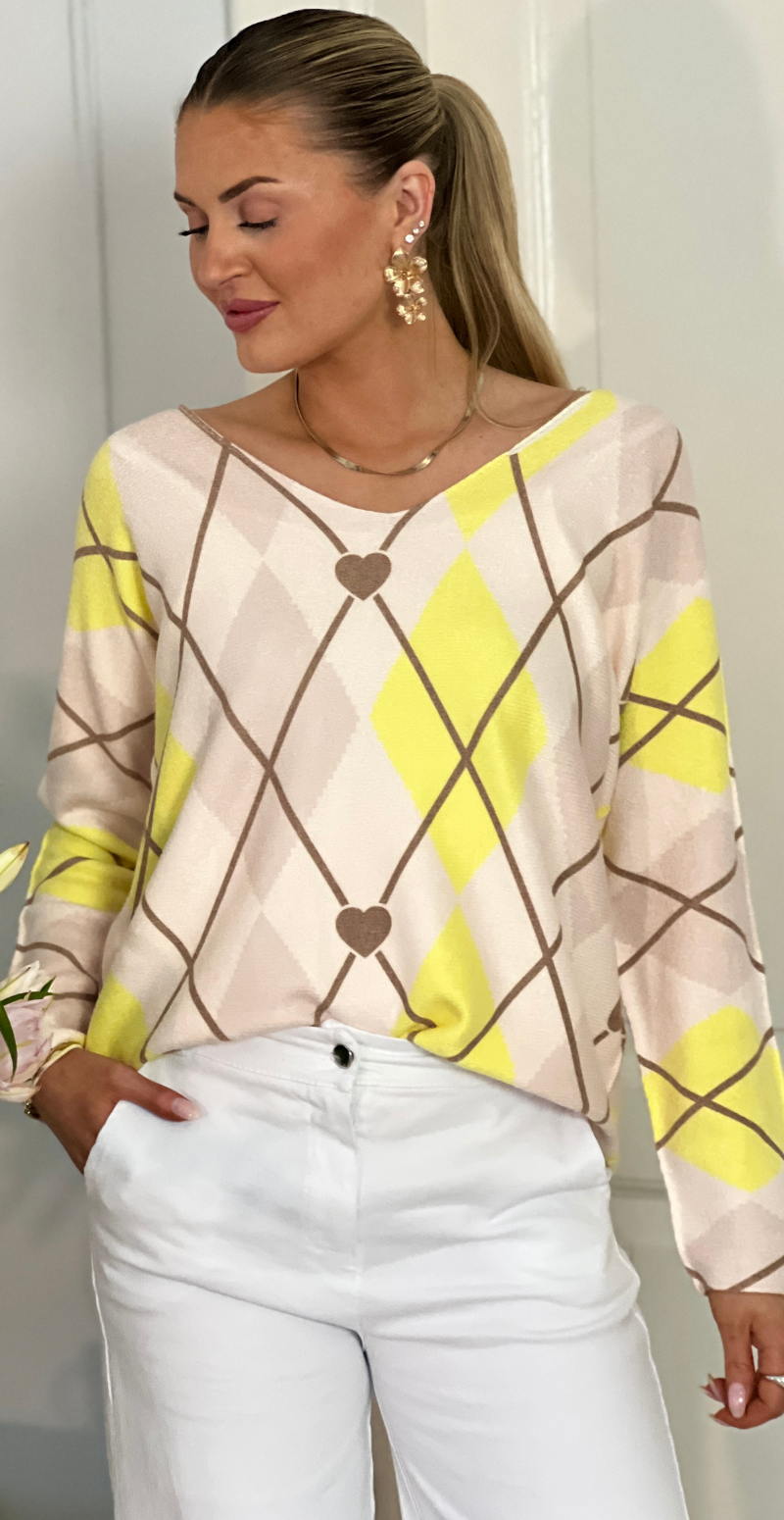 Marley strik med harlekin mønster  og hjerter gul LikeLondon