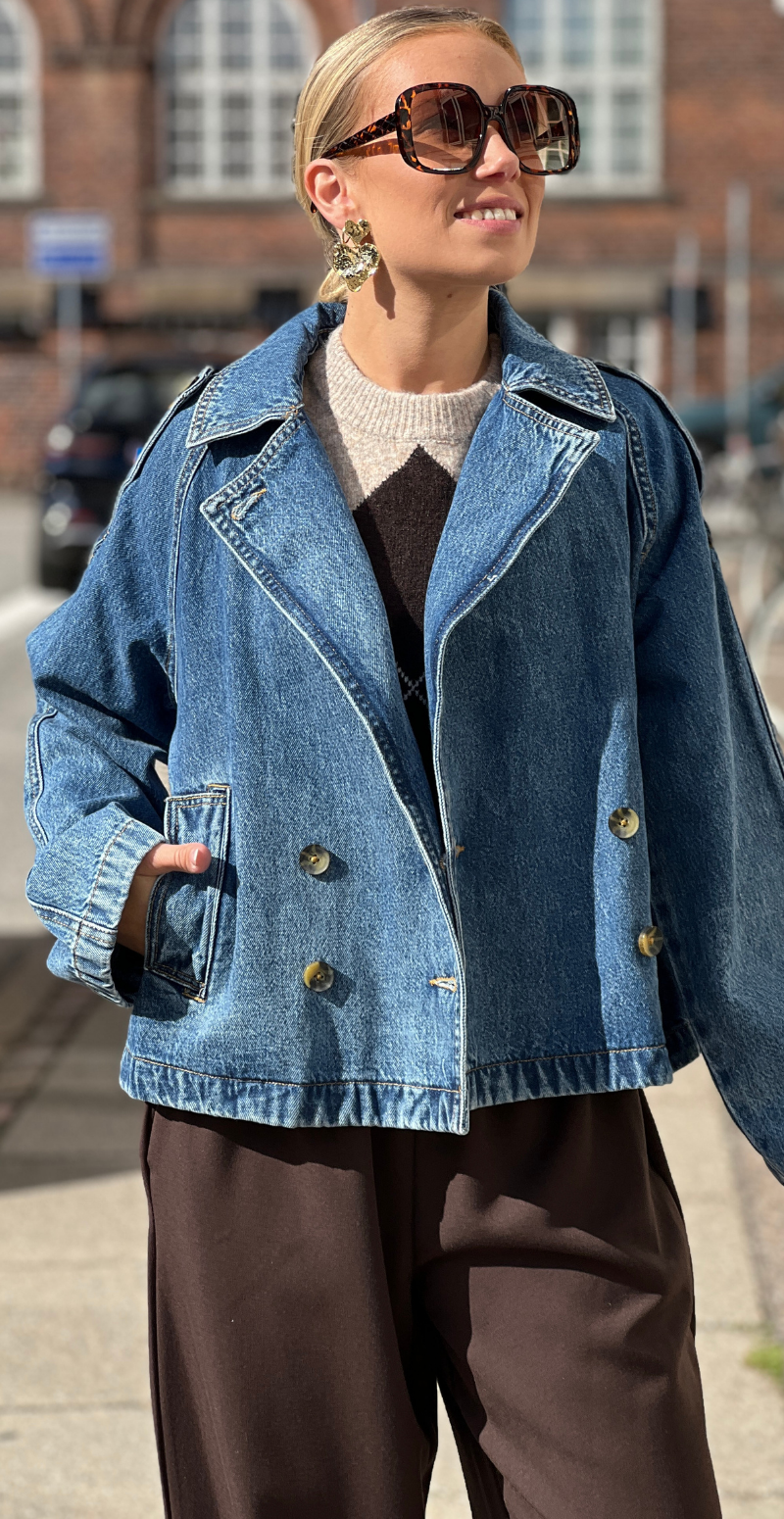 Citan denim jakke med knapper og lommer mid blue denim B.young