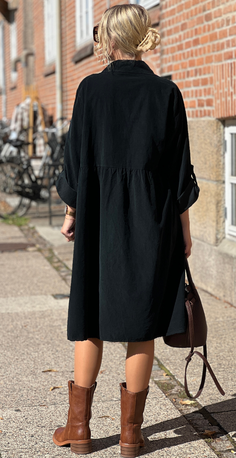 Elvira kort fløjlskjole sort LikeLondon