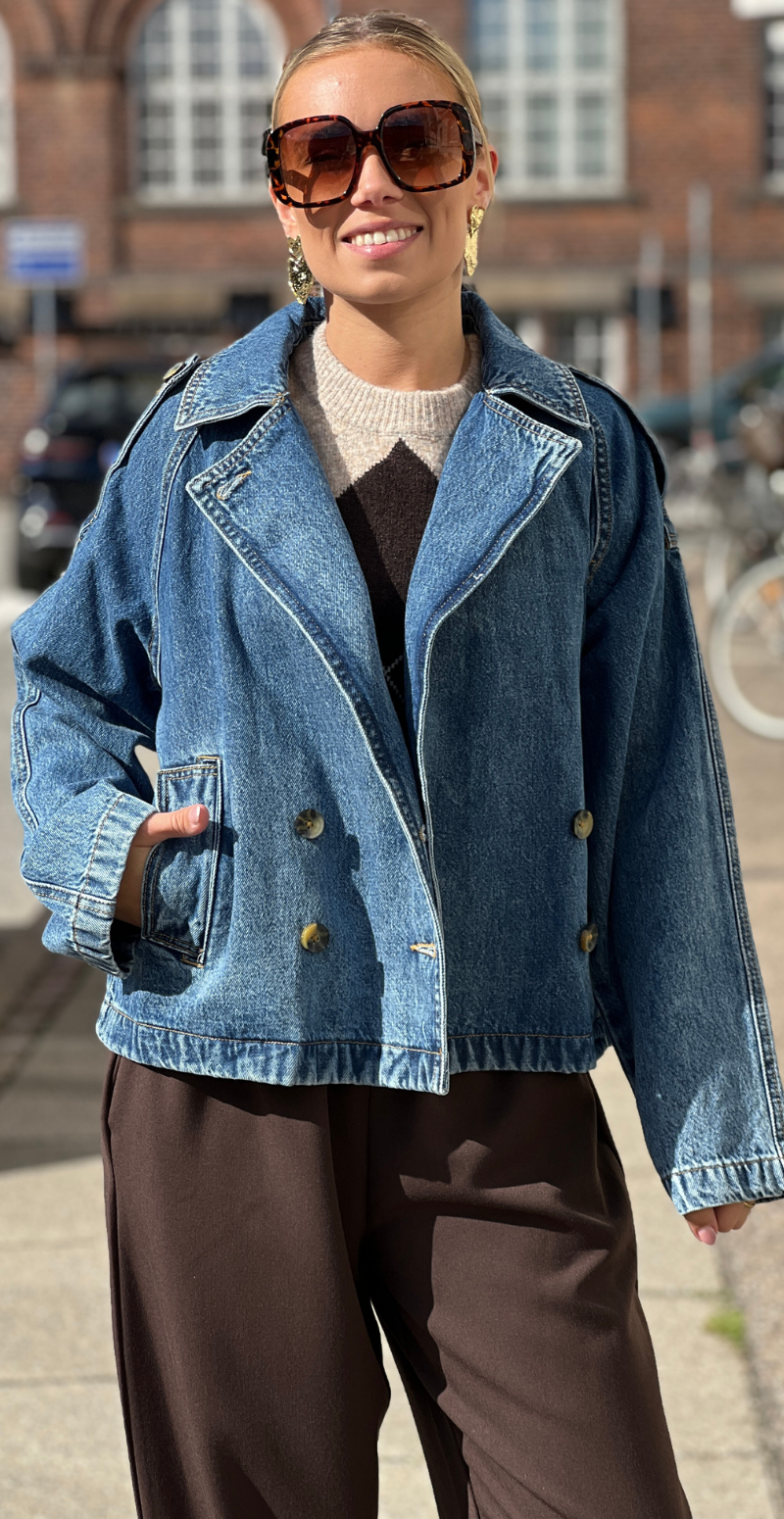 Citan denim jakke med knapper og lommer mid blue denim B.young