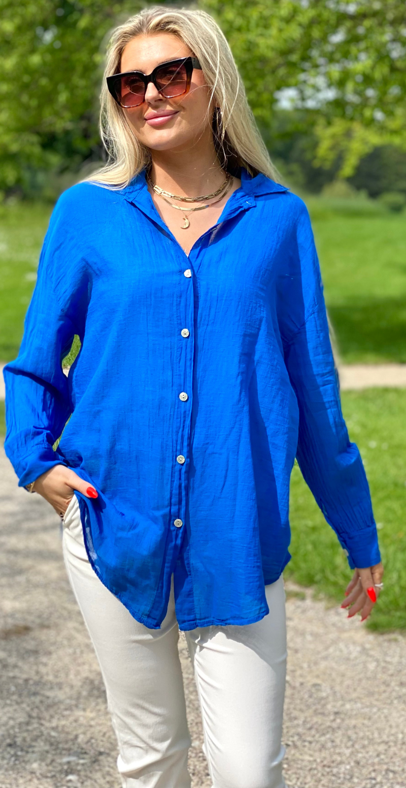 Bernadotte skjorte med perlemors knapper royal blue LikeLondon