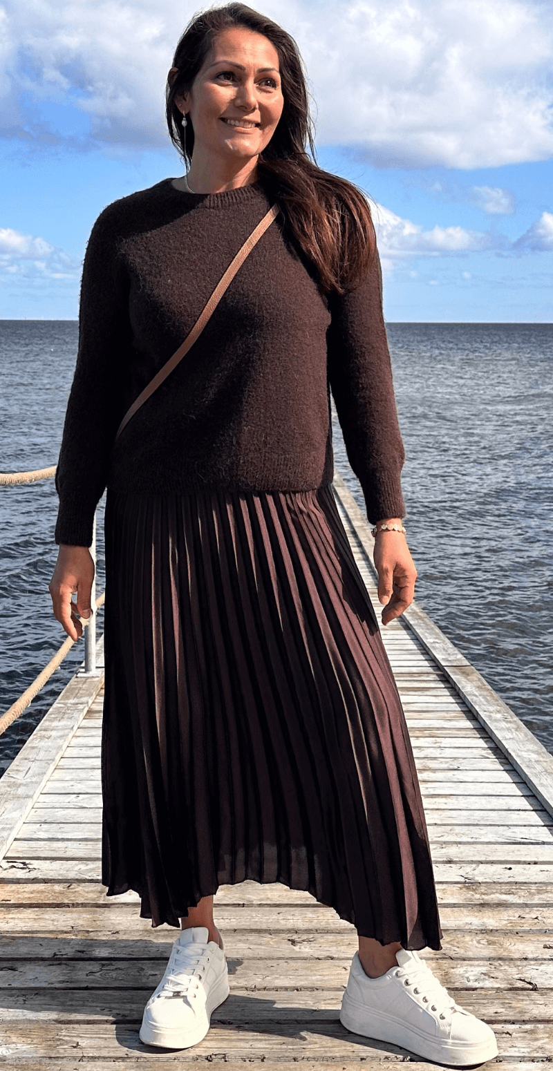 Camma plisseret satin nederdel brun LikeLondon By Christina