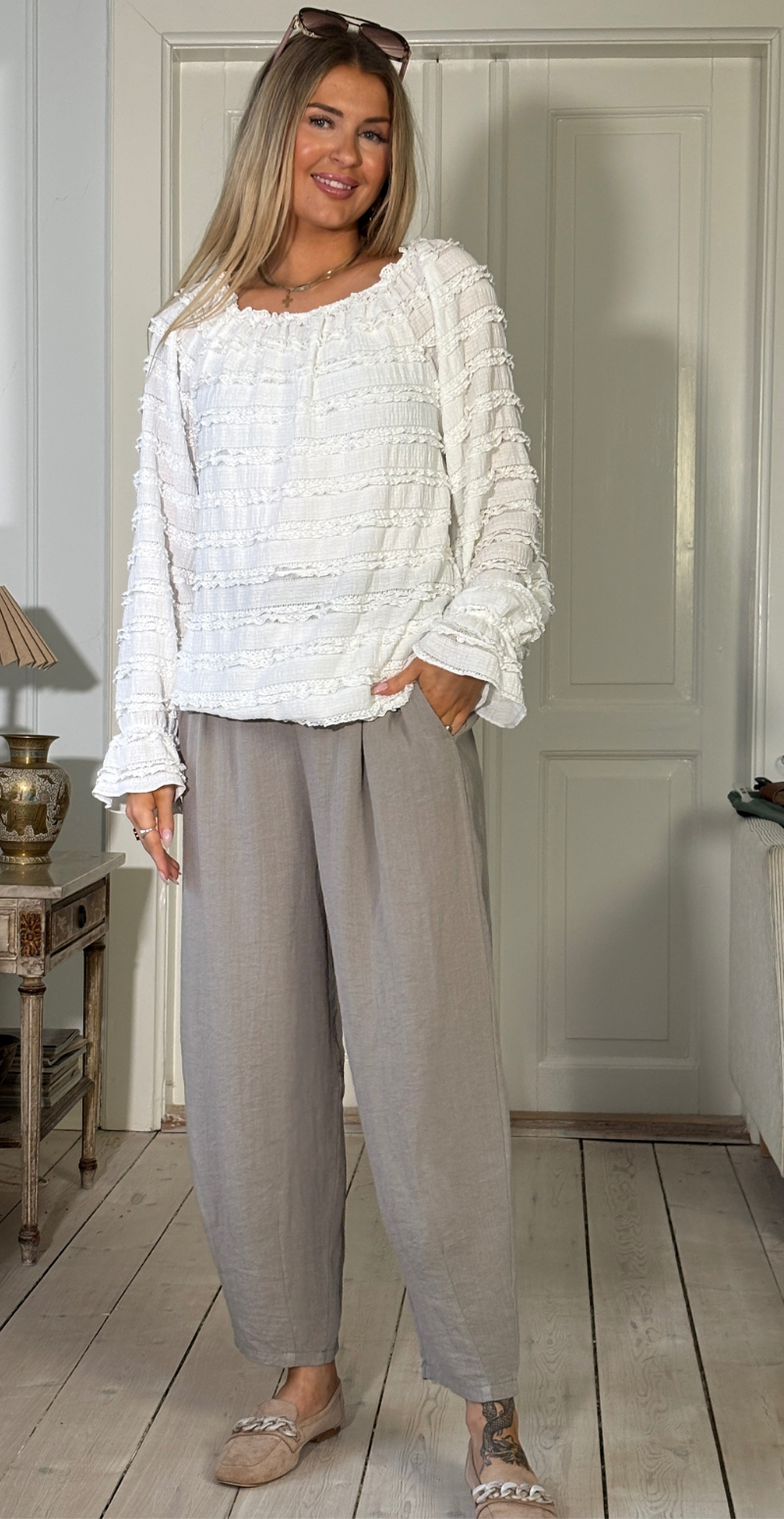 Forudbestil uge 8 Sutton bukser i barrel-fit med læg foran fango LikeLondon