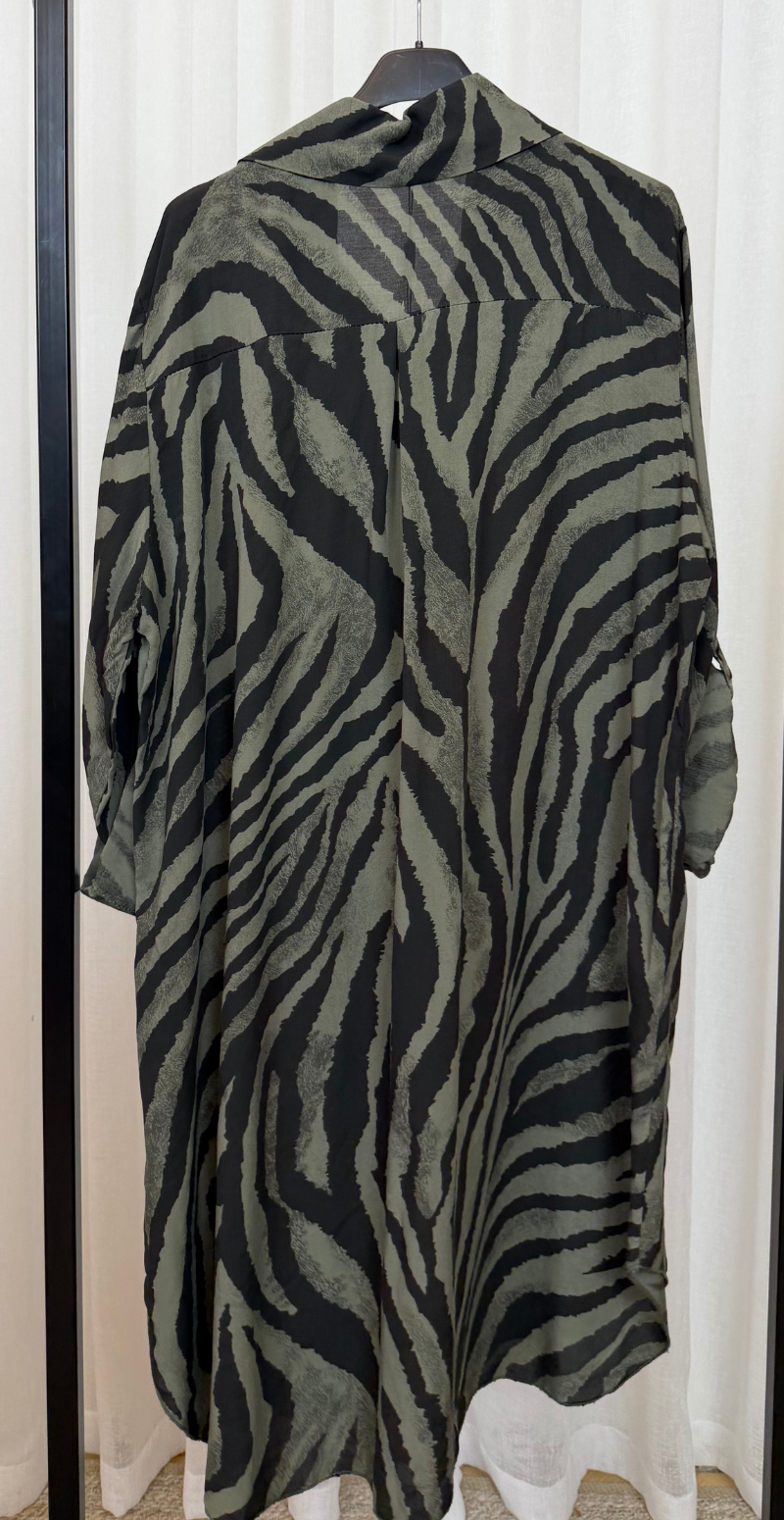 Marlowe gennemknappet tunika med zebraprint military LikeLondon