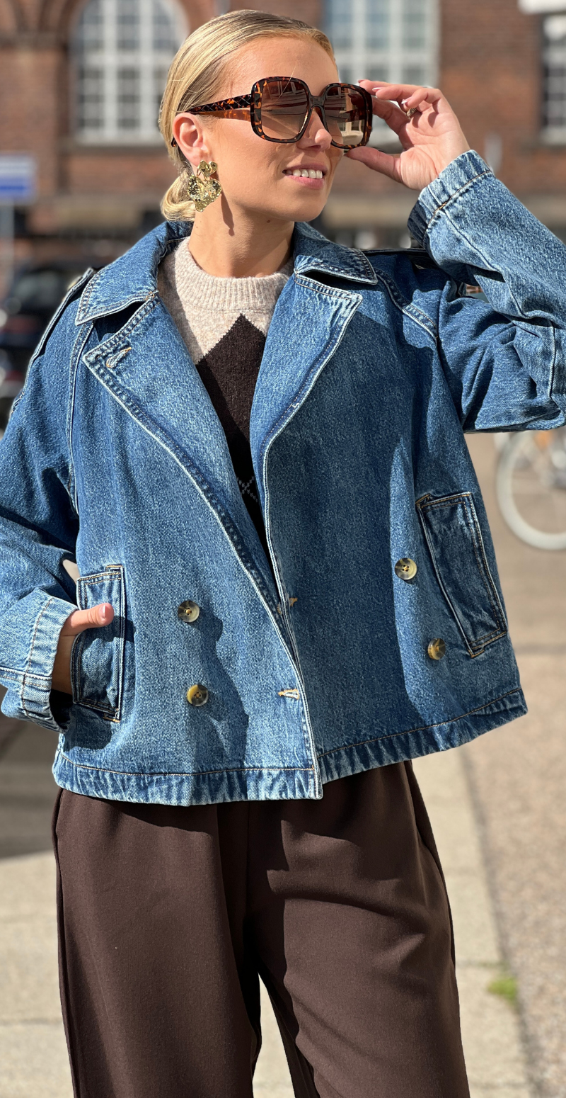 Citan denim jakke med knapper og lommer mid blue denim B.young