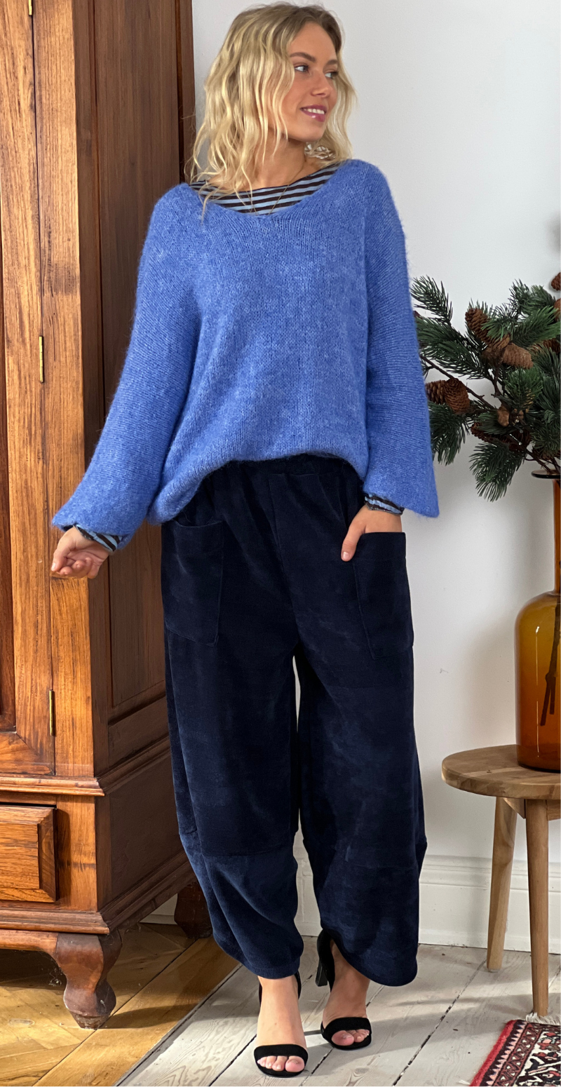 Kimmy fløjlsbukser i velourlook med lommer navy LikeLondon