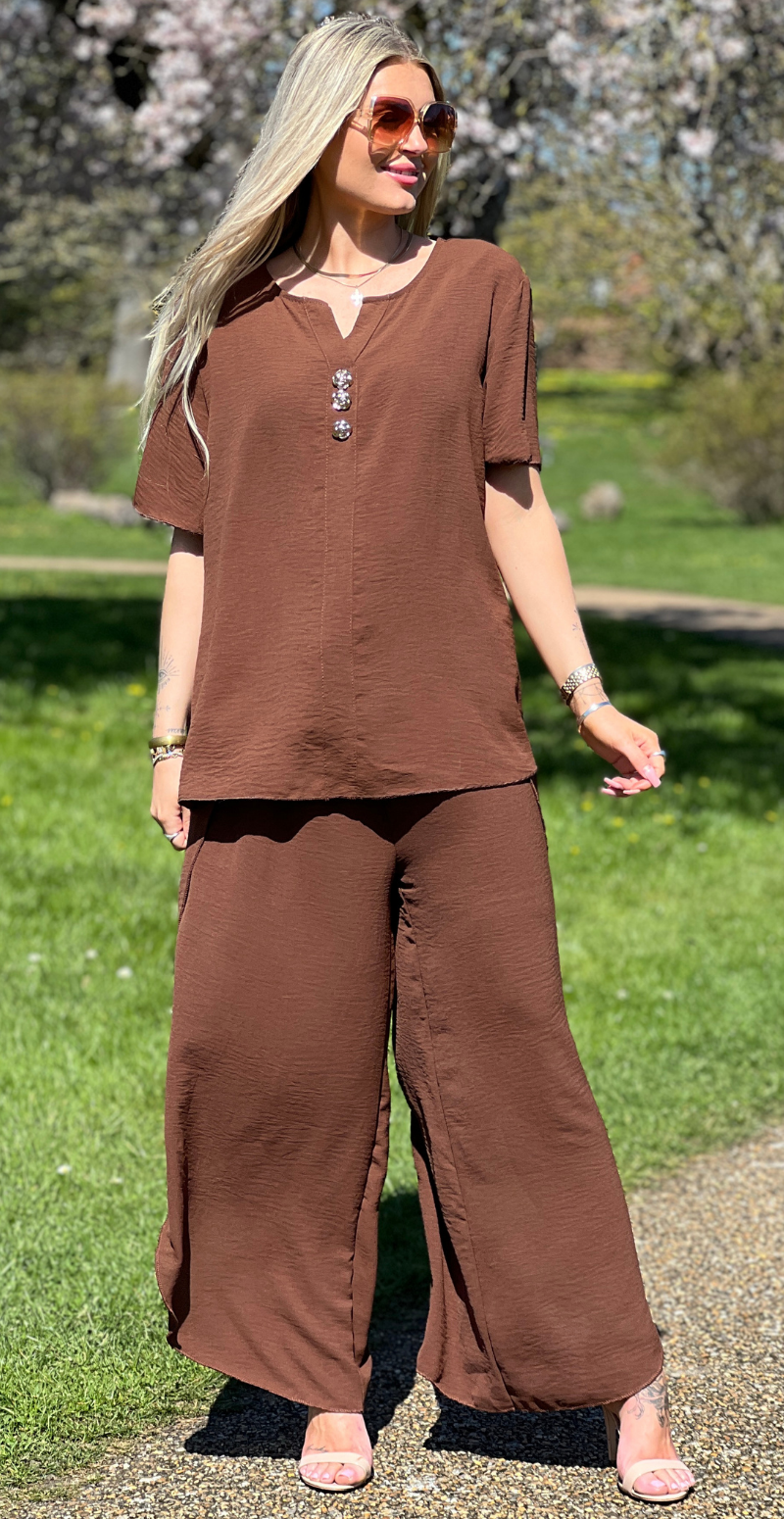 Beate bukser med åbning i siden brun LikeLondon