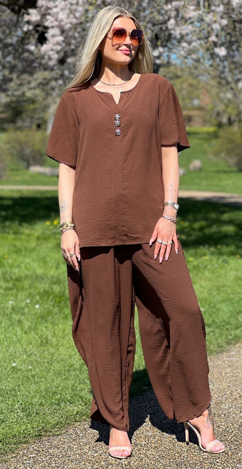 Beate bukser med åbning i siden brun LikeLondon