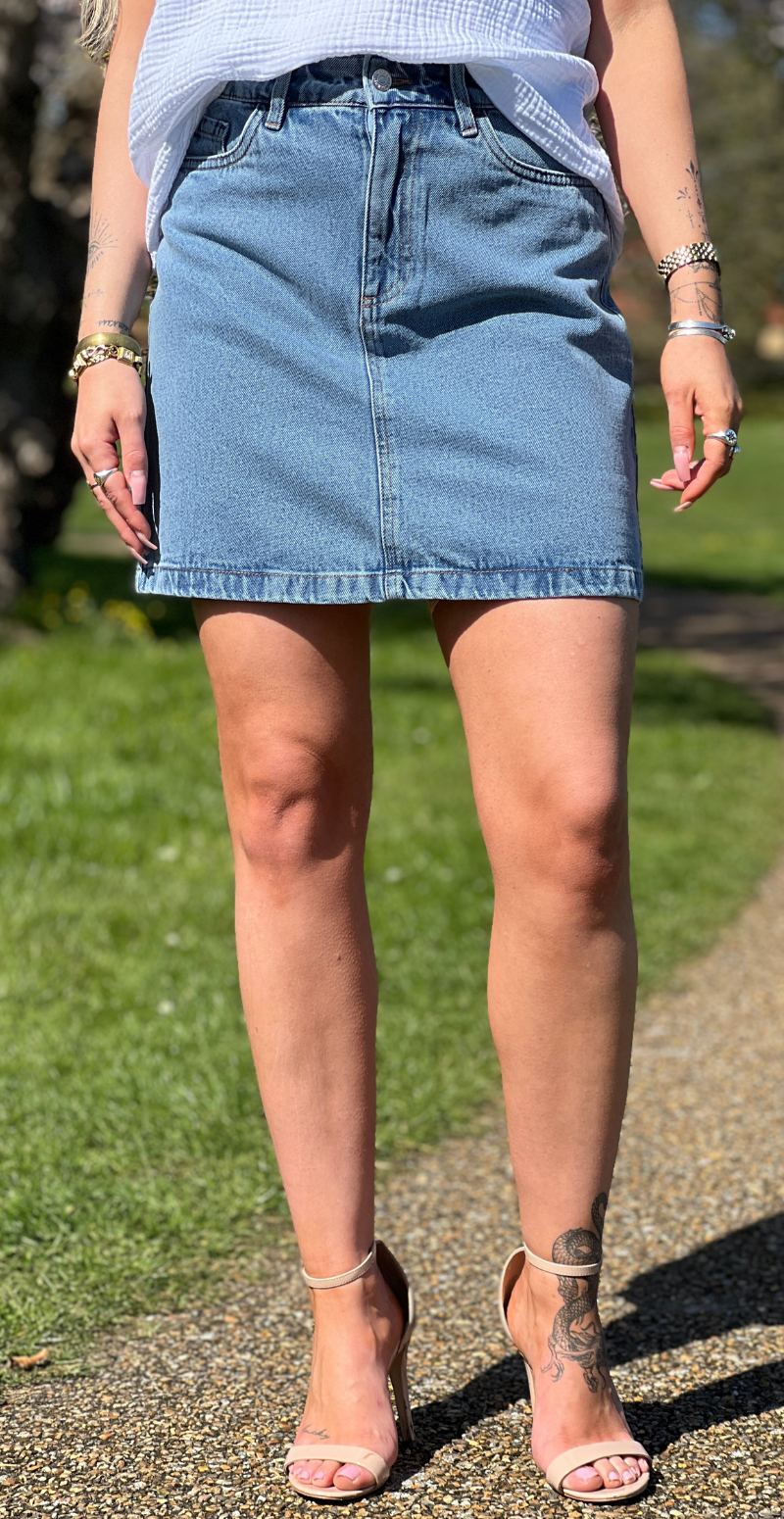 Kannia denim nederdel  med lommer light blue denim B.young