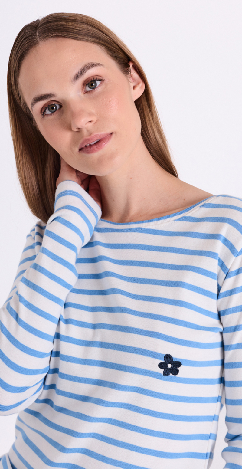 Famila bluse med striber og blomst off-white w. vista blue FreeQuent