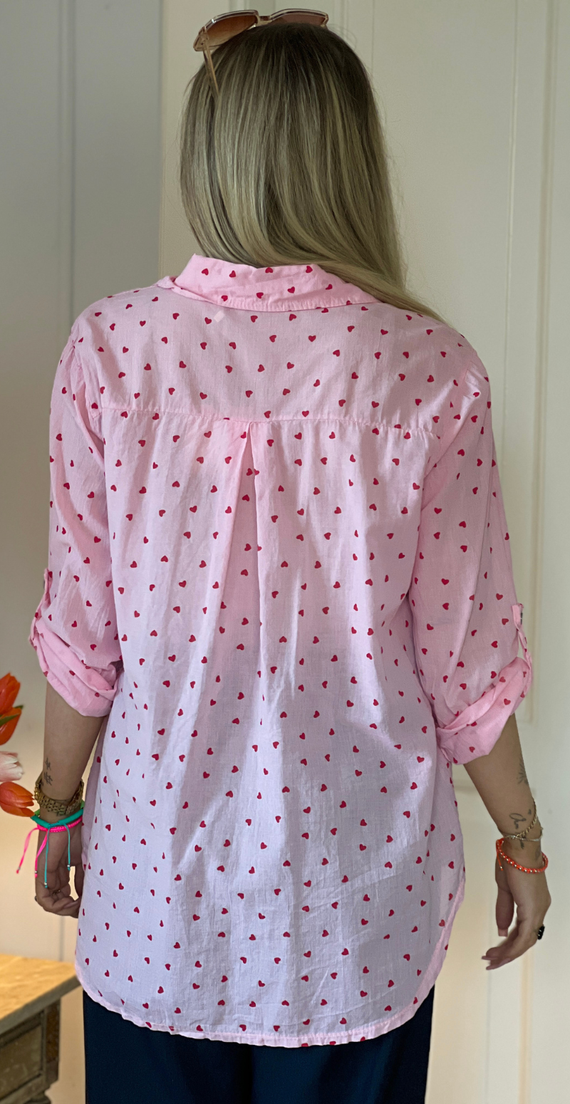 Embla skjorte med små hjerter pink LikeLondon
