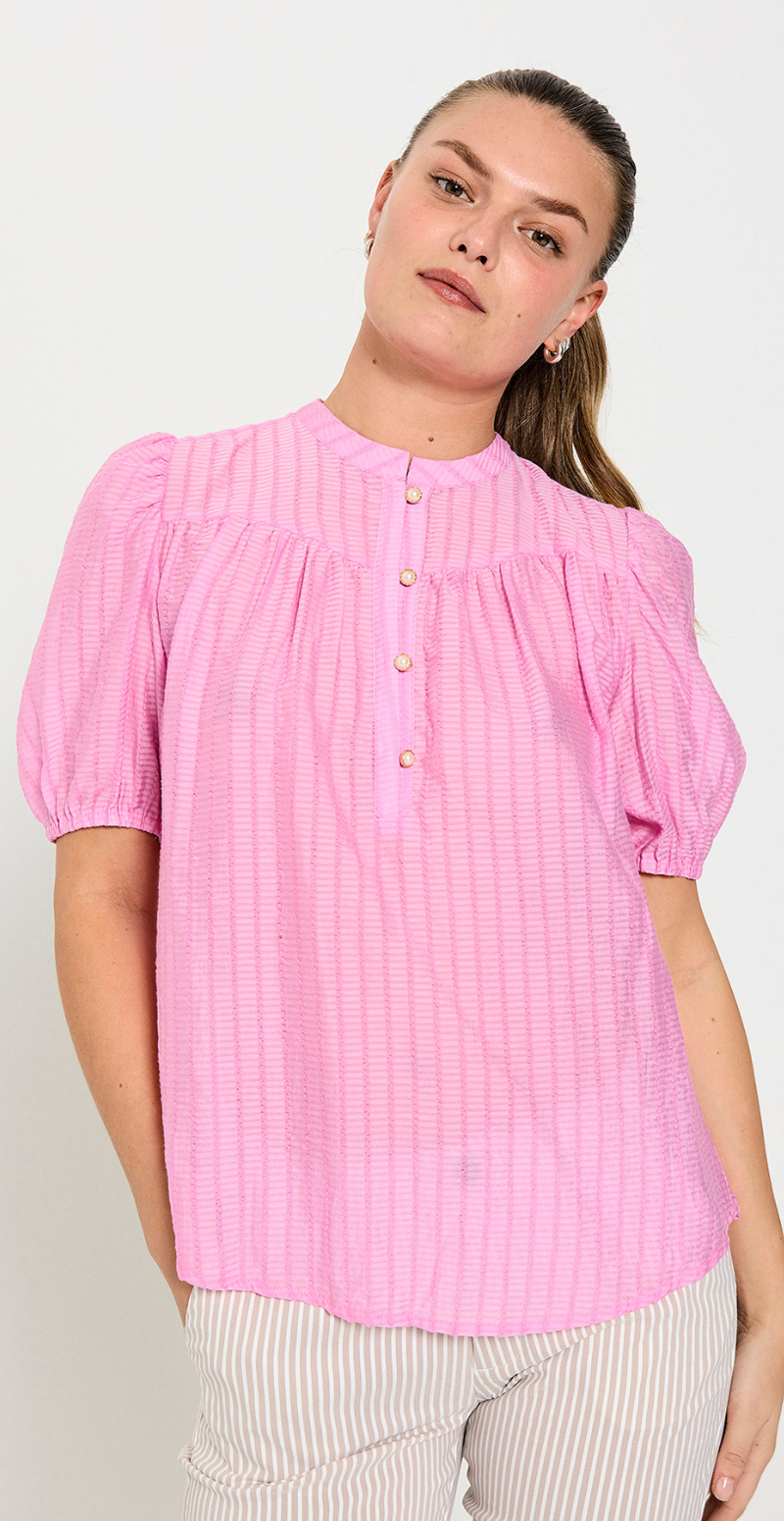 Bella bluse med knapdetaljer fuchsia pink