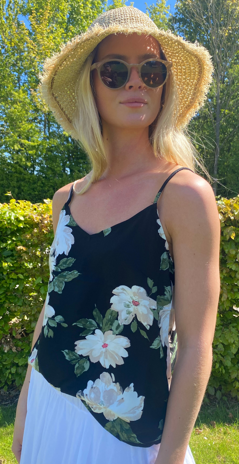 Joella stroptop black roses