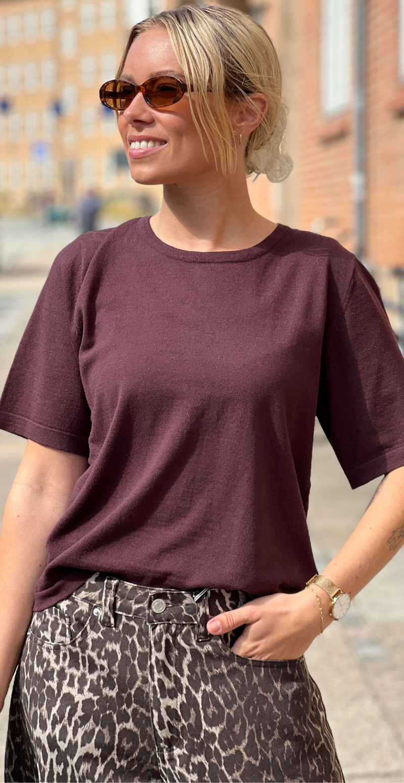 Rose pullover med korte ærmer og stræk mole Freequent