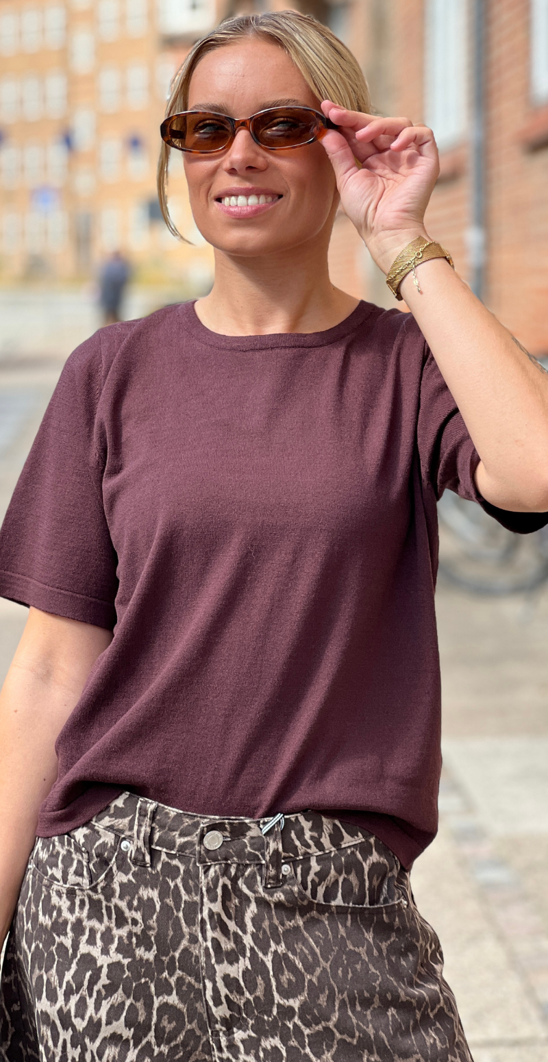 Rose pullover med korte ærmer og stræk mole Freequent