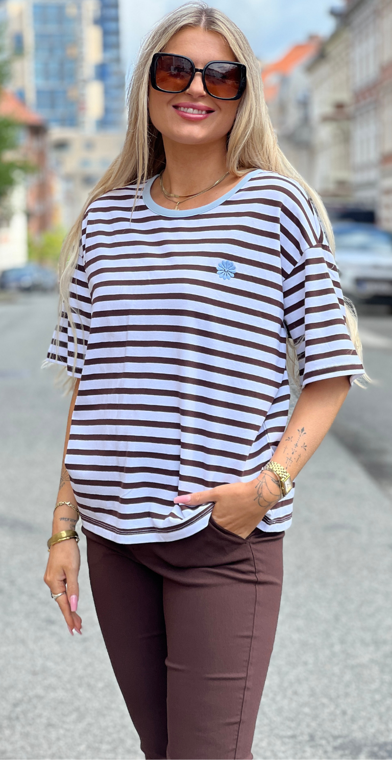 Fenjal t-shirt med striber og blomst brilliant white w. coffee bean Freequent