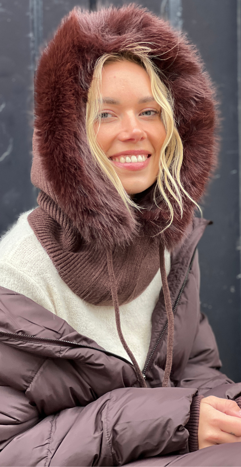 Balaclava med pelskant og snøre brun LikeLondon
