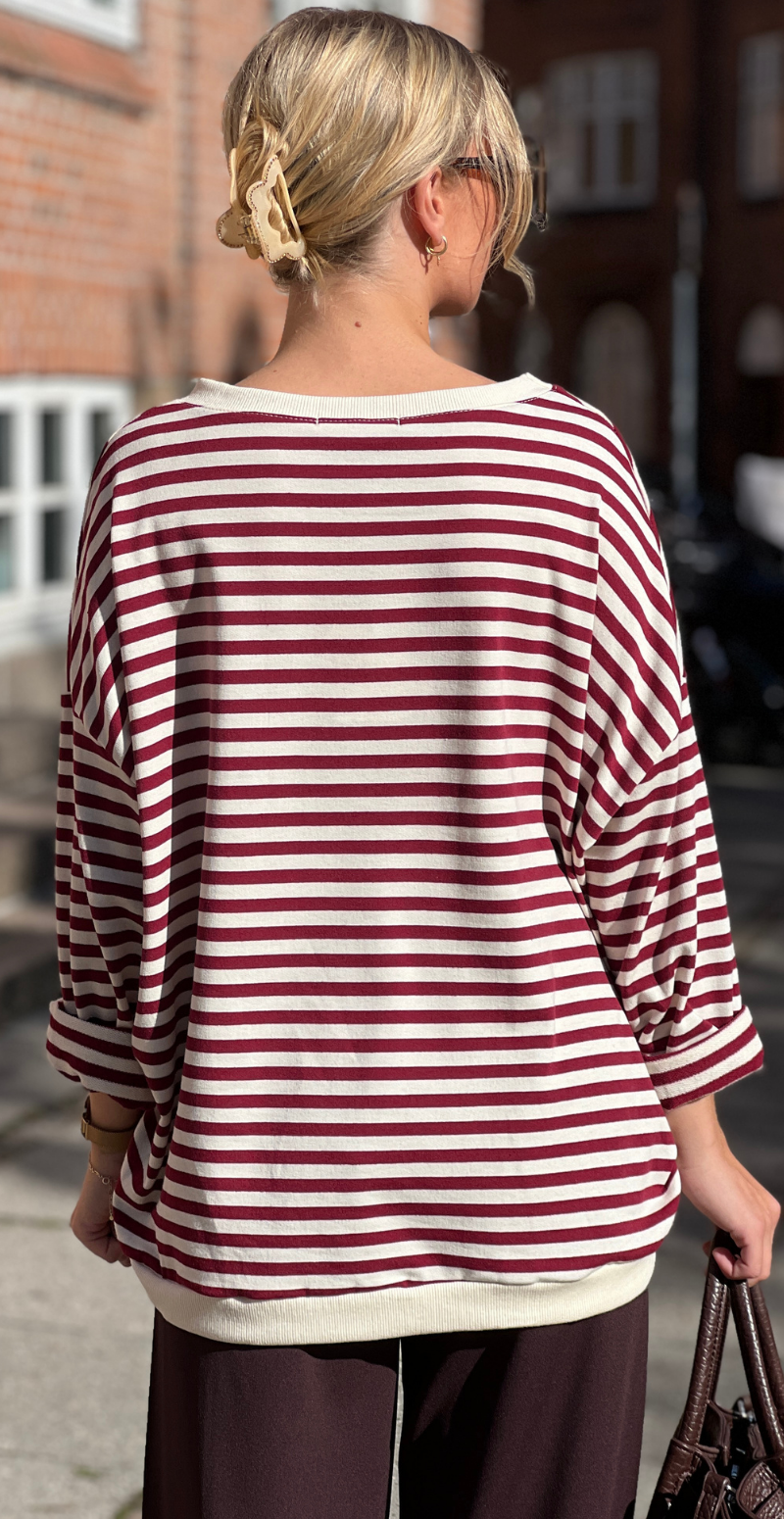 Zenia bluse med lange ærmer og striber wine red LikeLondon