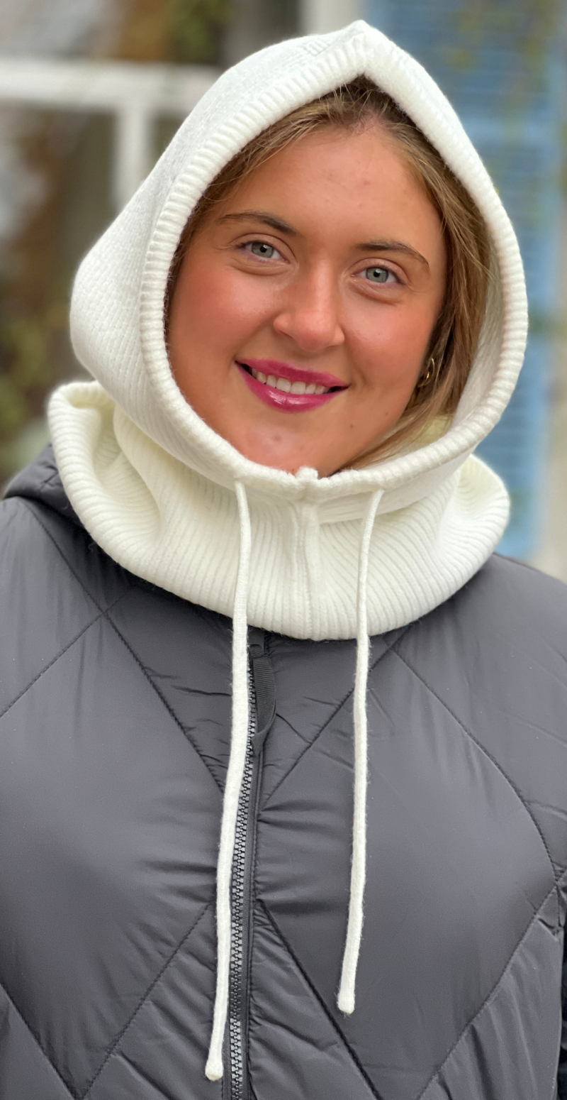 Strikket balaclava med snøre hvid LikeLondon