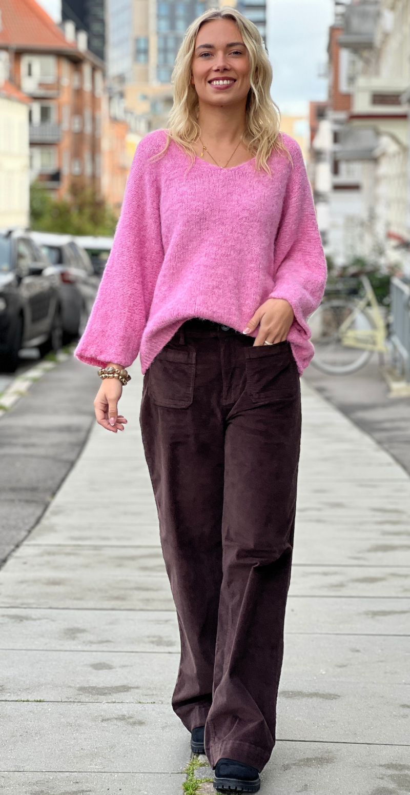 Bodil strikbluse i uld med v-hals og 3/4 ærmer baby pink LikeLondon