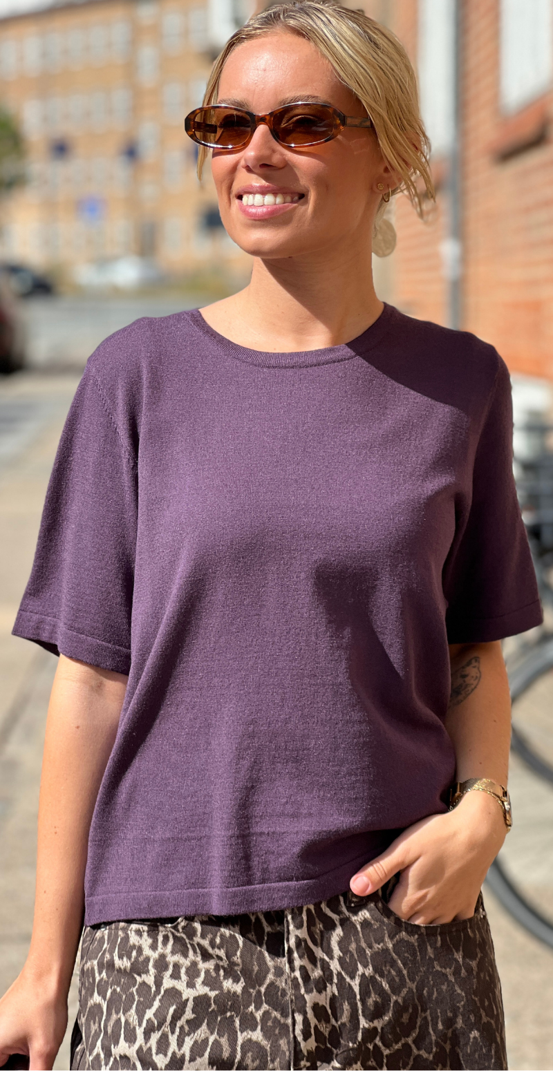 Rose pullover med korte ærmer og stræk nightshade Freequent