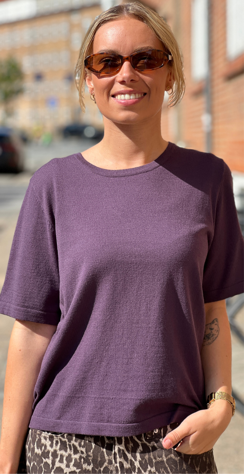 Rose pullover med korte ærmer og stræk nightshade Freequent