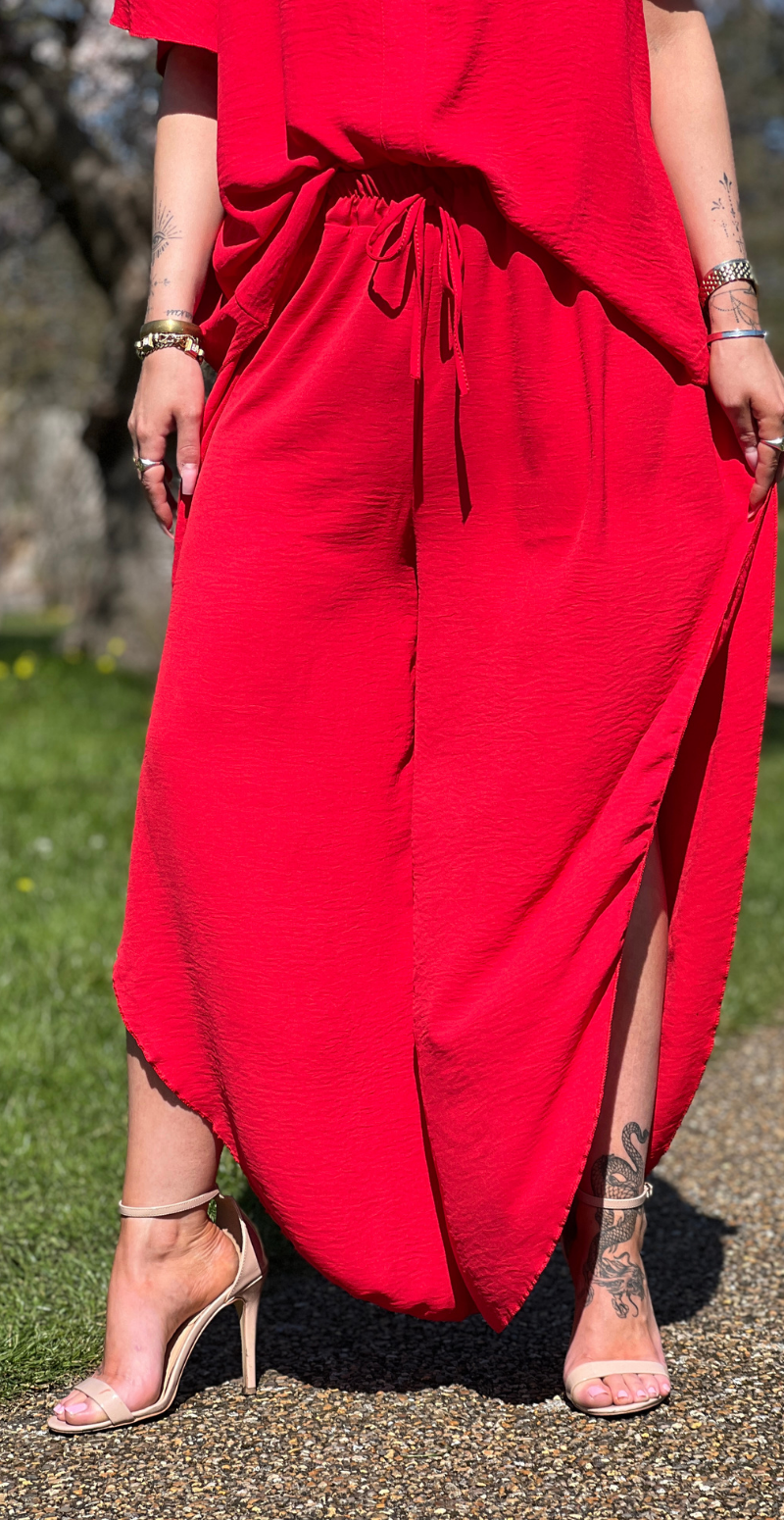 Beate bukser med åbning i siden rød LikeLondon