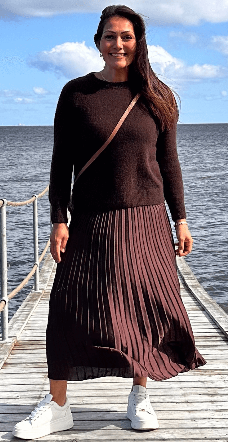 Camma plisseret satin nederdel brun LikeLondon By Christina