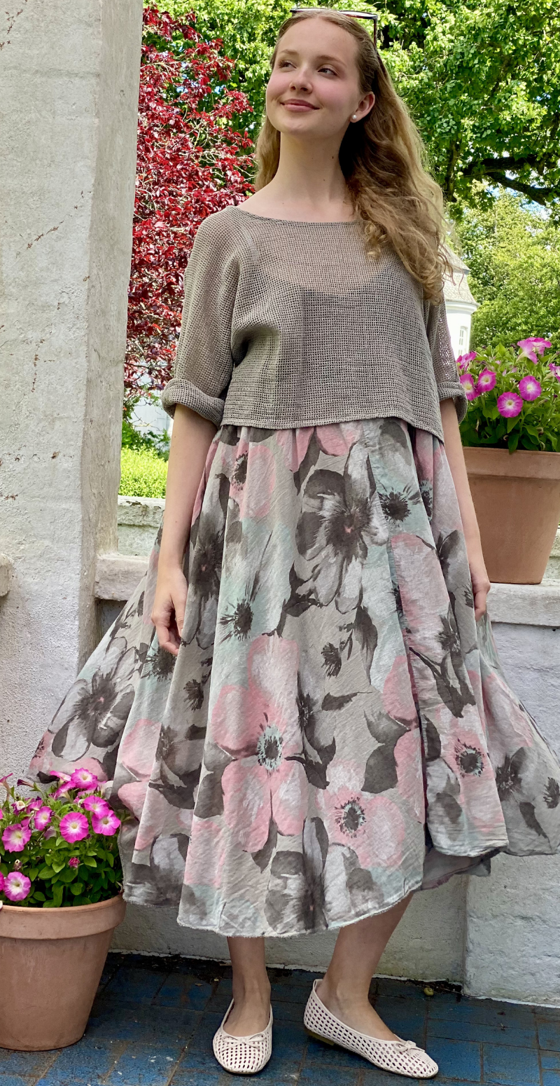 Ophelia kjole med blomsterprint og tynde stropper med tilhørende bluse fango LikeLondon