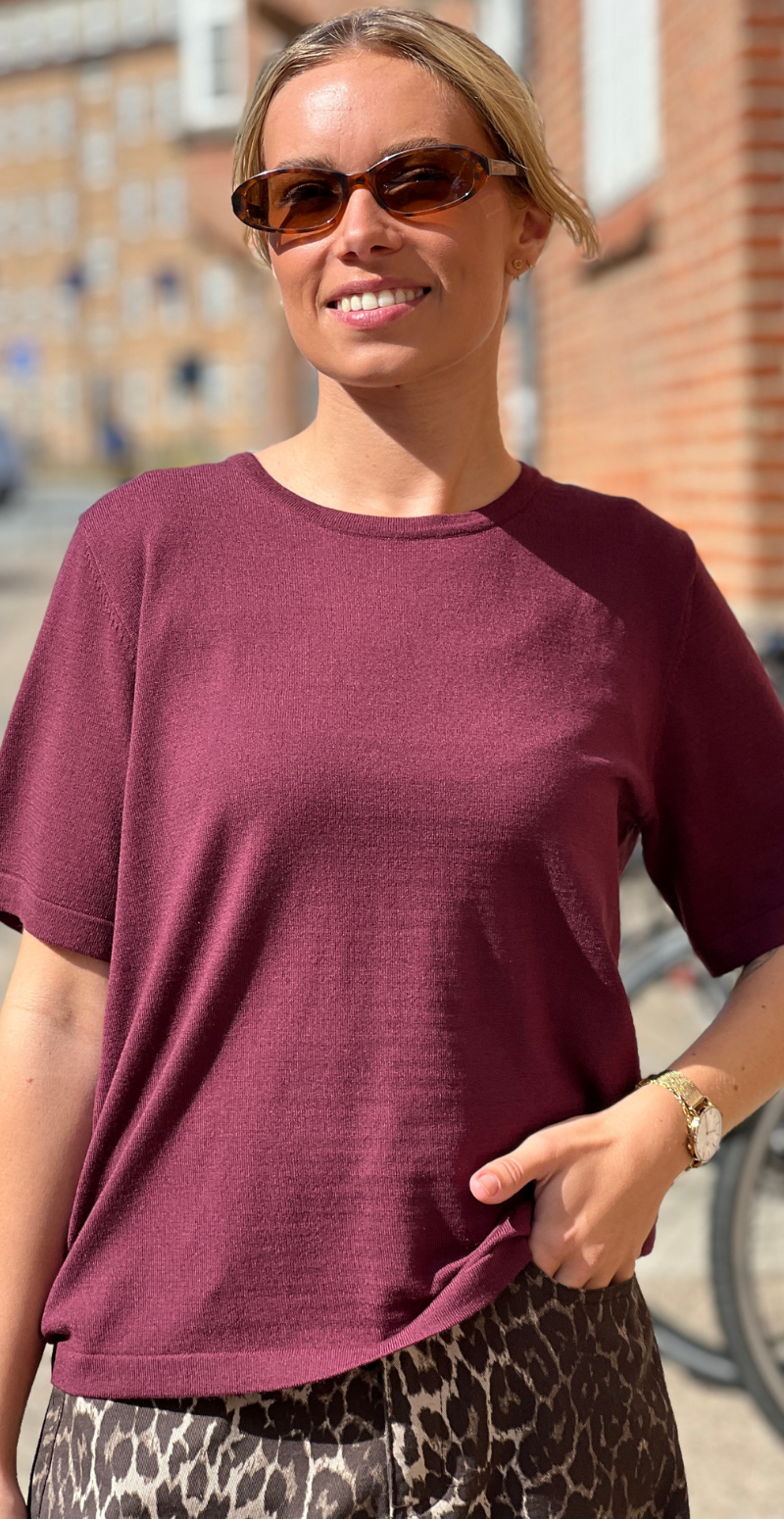 Rose pullover med korte ærmer og stræk port royale Freequent