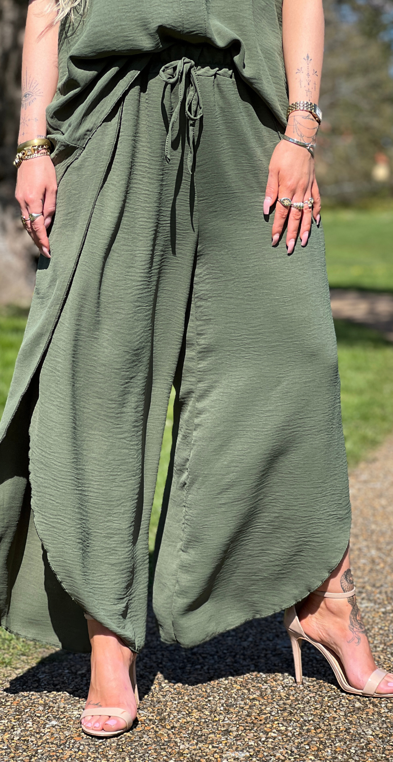 Beate bukser med åbning i siden military LikeLondon