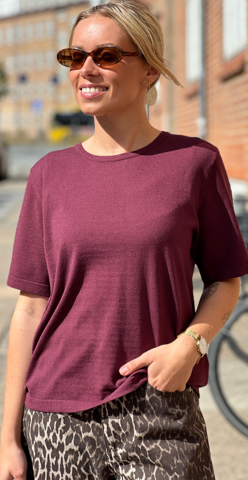 Rose pullover med korte ærmer og stræk port royale Freequent