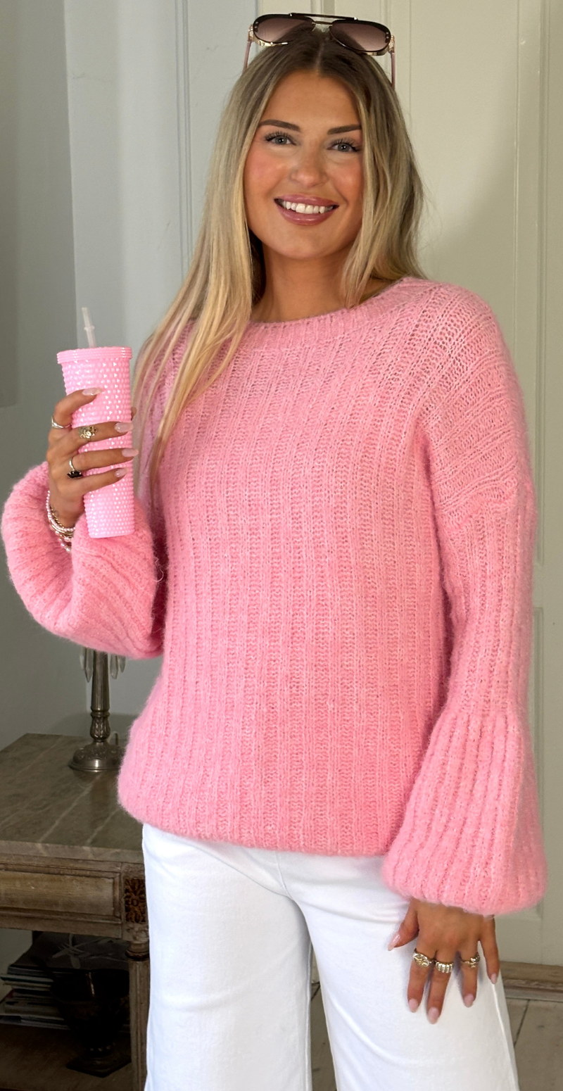 Betty strikbluse i rib med puffet ærme pink LikeLondon