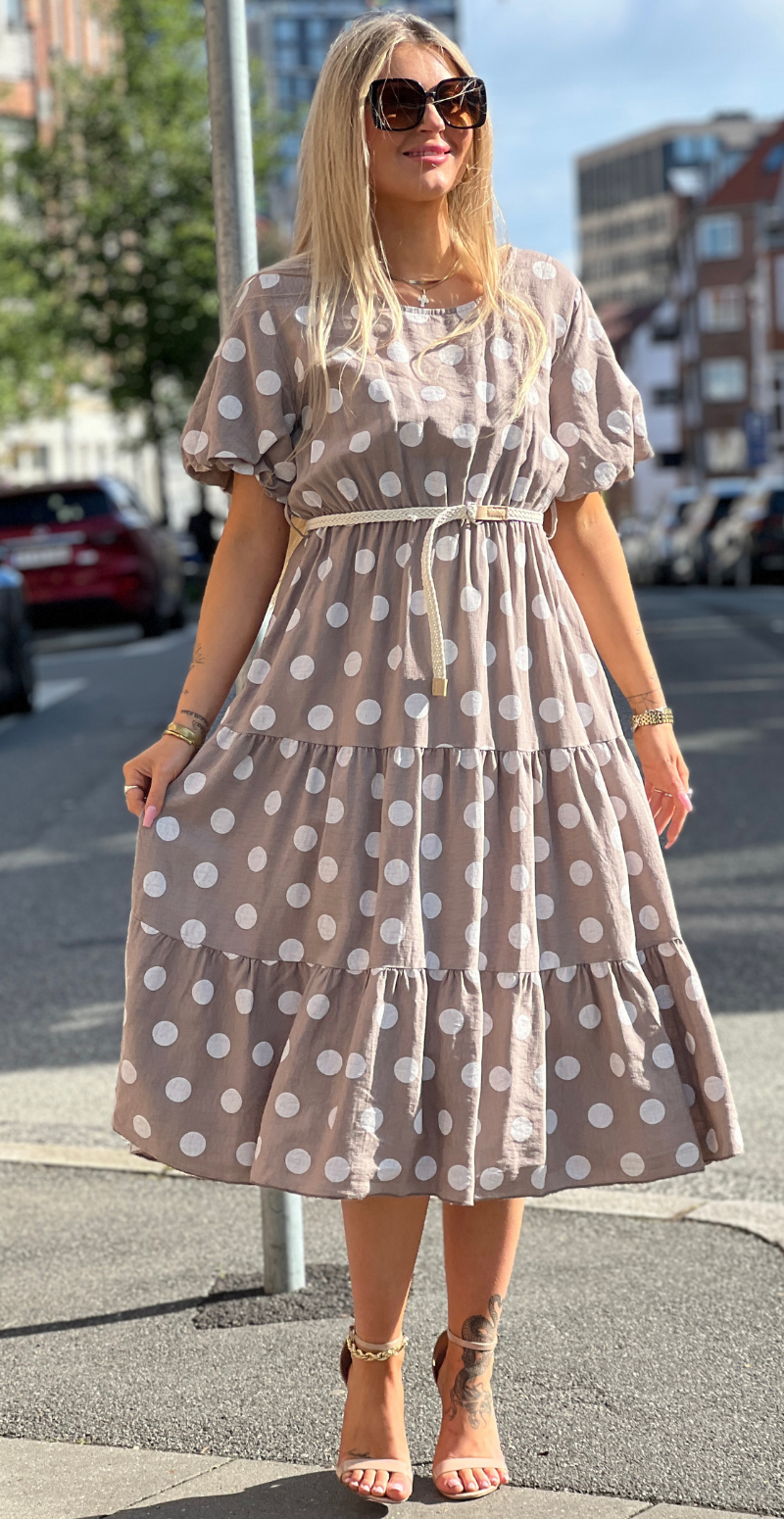 Elly kjole med dots og peplum fango LikeLondon