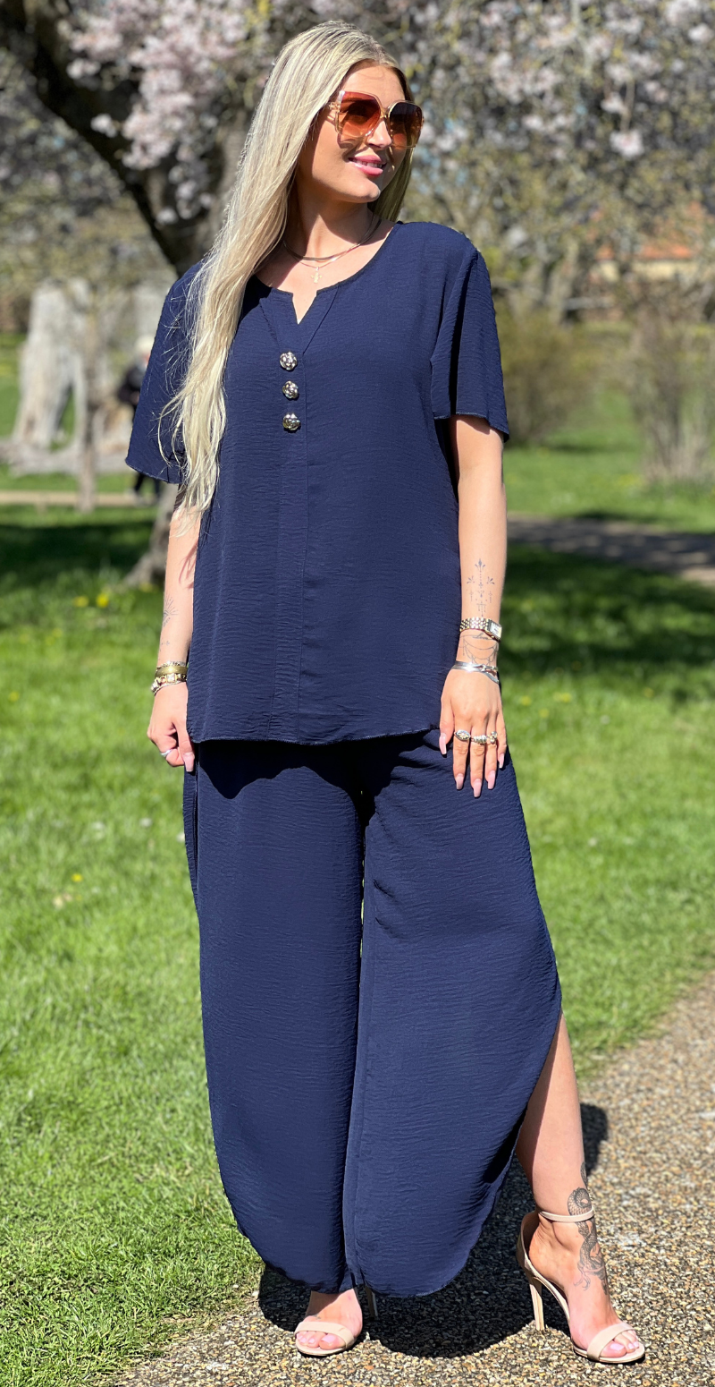 Beate kortærmet bluse med guldknapper navy LikeLondon