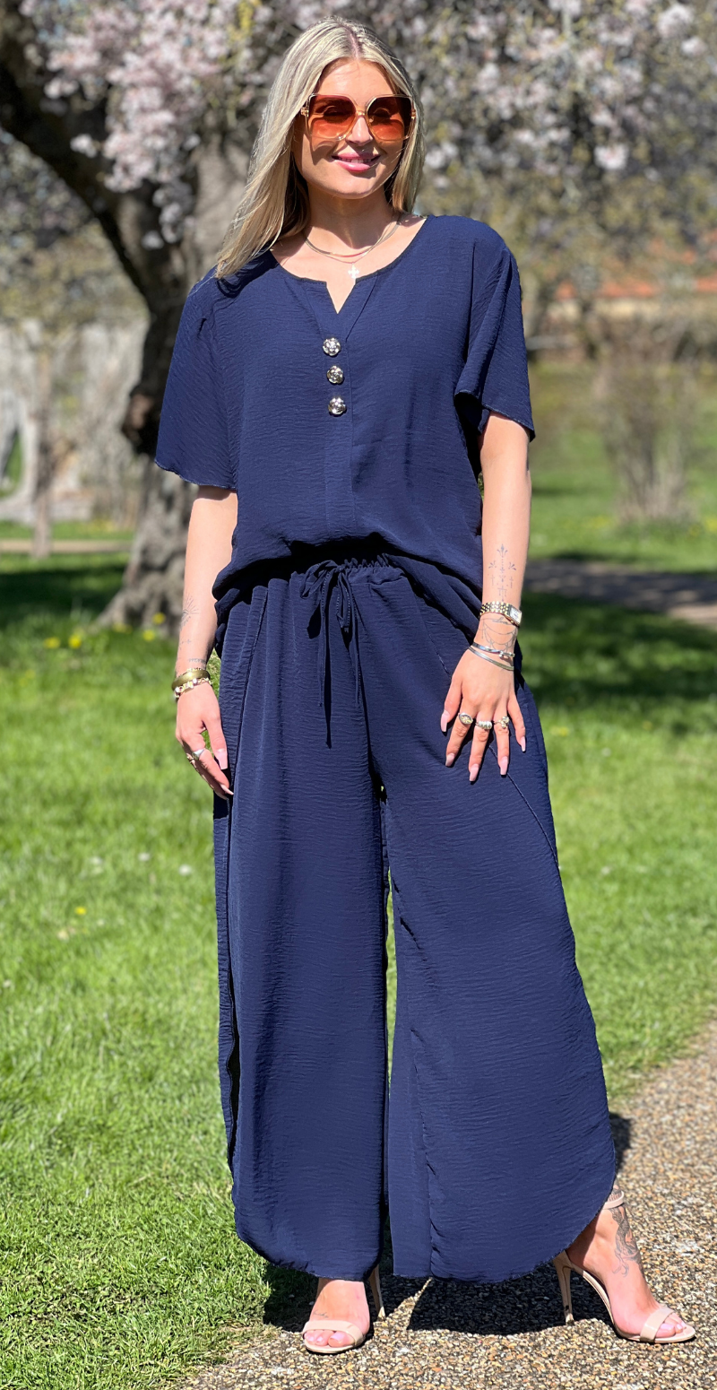 Beate kortærmet bluse med guldknapper navy LikeLondon