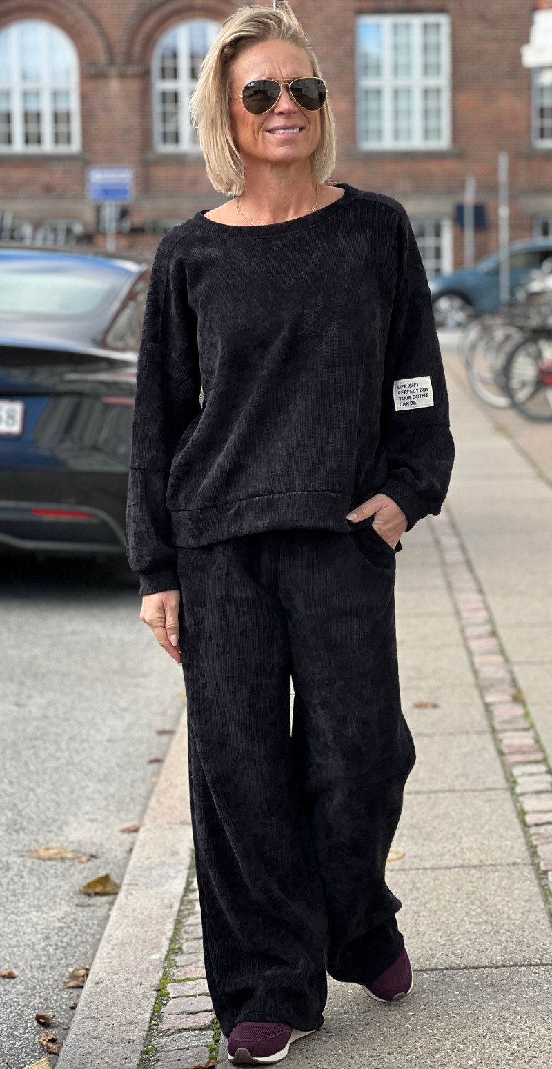 Nette sweat sæt i velour/fløjl sort LikeLondon
