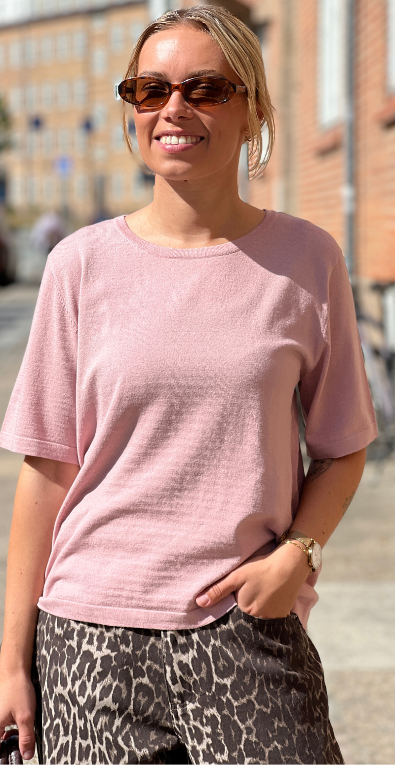 Rose pullover med korte ærmer og stræk pale mauve Freequent